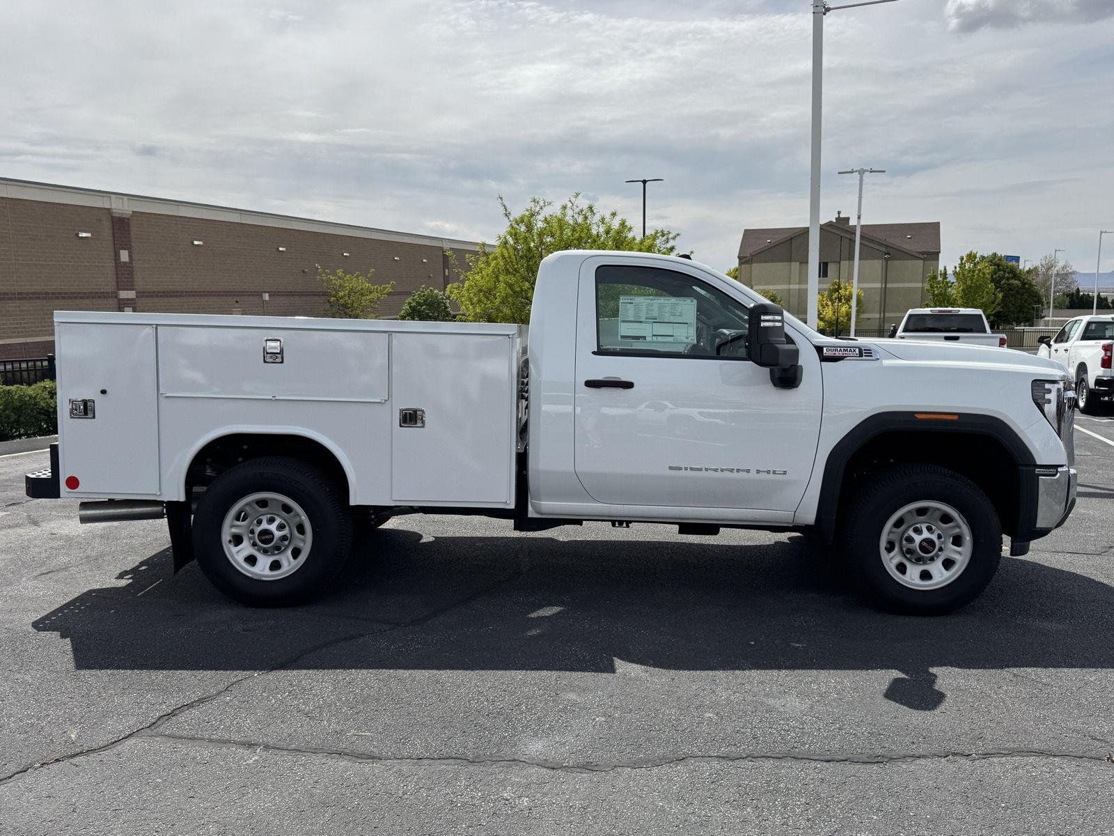 2025 GMC Sierra 3500HD Pro - Photo 6