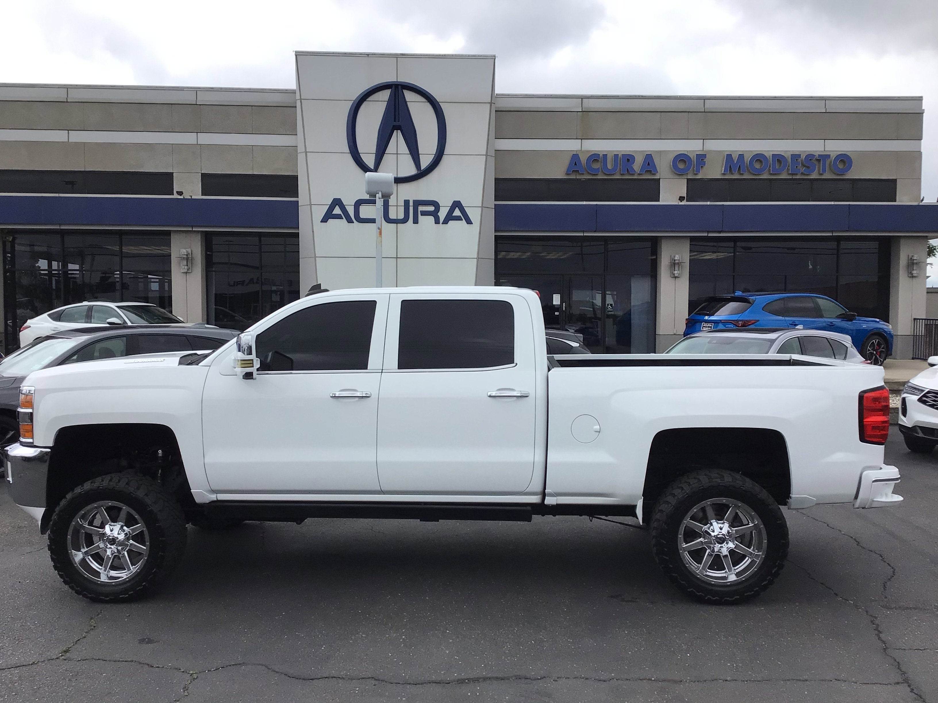 2015 Chevrolet Silverado HD LTZ 4WD Crew Cab Standard Box's photo
