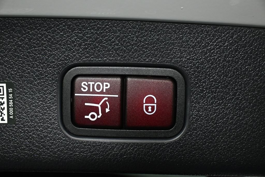 Certified Used 2023 White Mercedes-Benz GLC 300 image 30