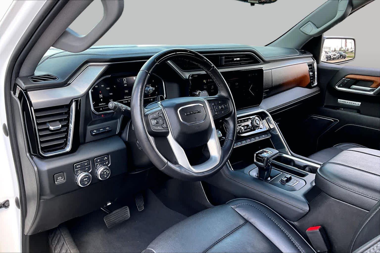 Used 2023 White Frost Tricoat GMC Denali image 18