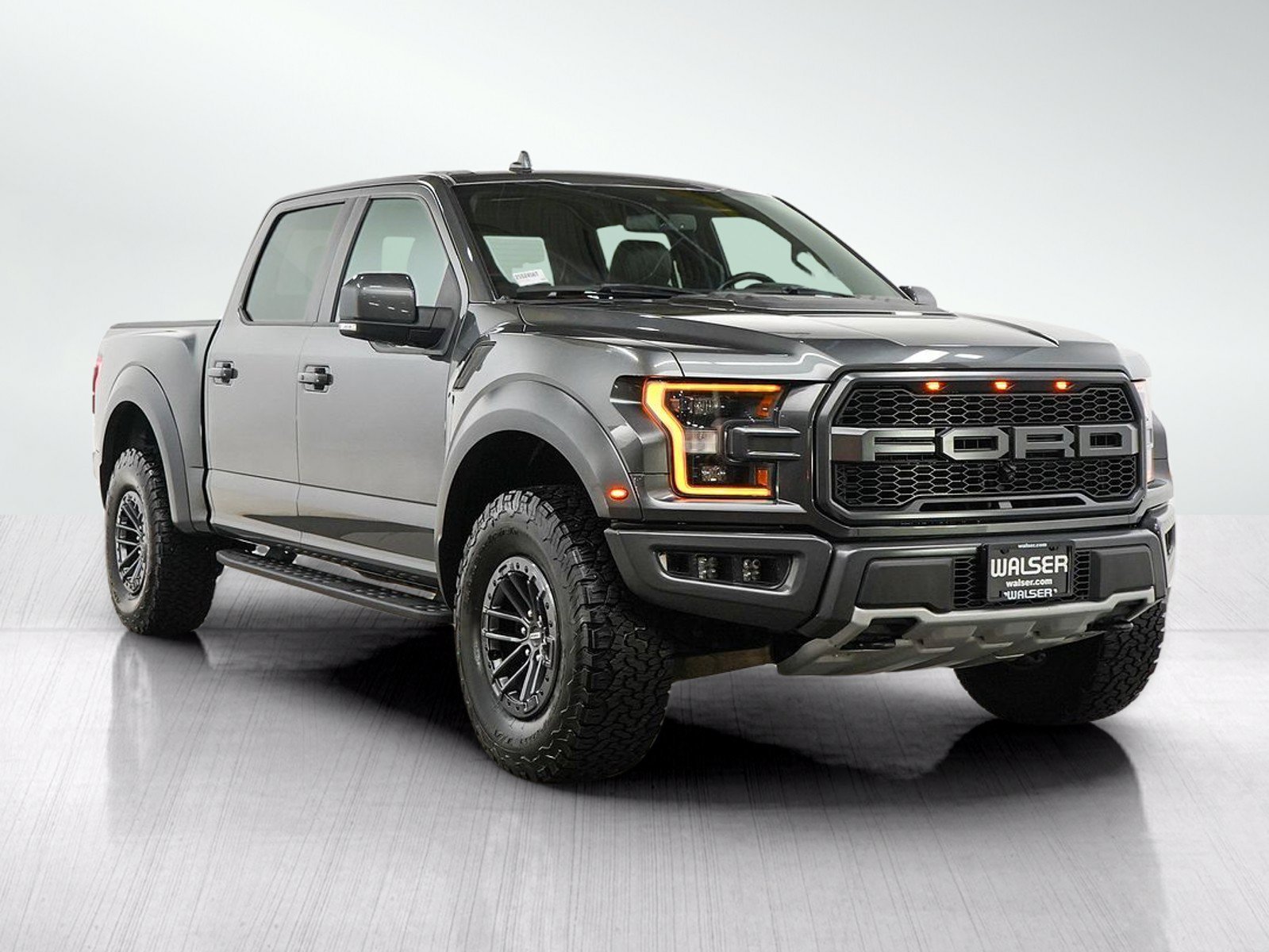 Used 2019 Magnetic Ford Raptor image 7