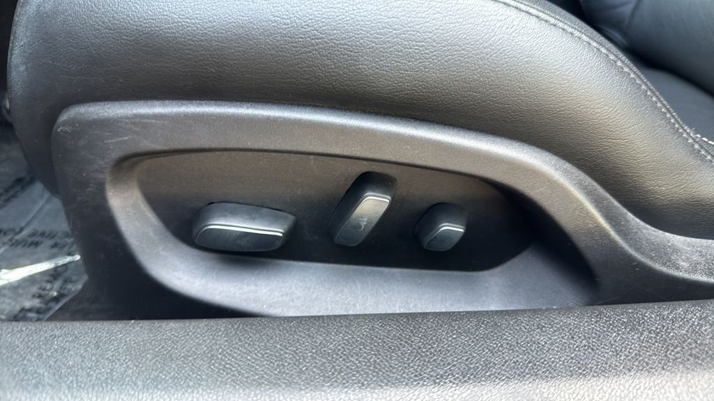 Used 2019 Gray Chevrolet Grand Sport image 19
