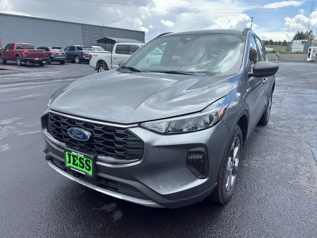 2025 Ford Escape ST-Line AWD's photo