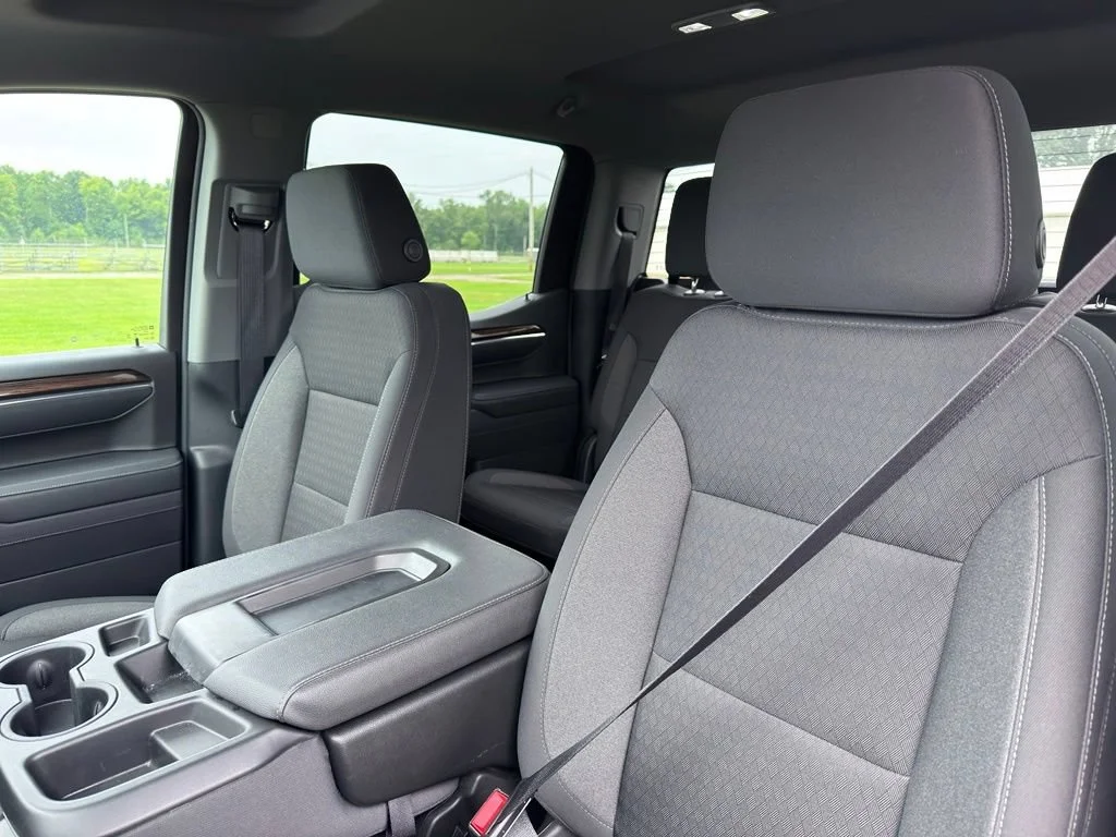 Used 2025 Cypress Gray Chevrolet LT image 24