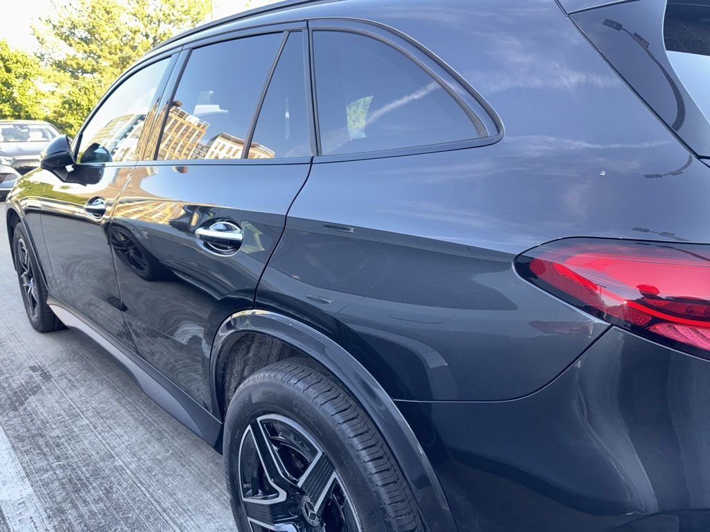 Used 2026 Graphite Gray Metallic Mercedes-Benz GLC 300 image 4