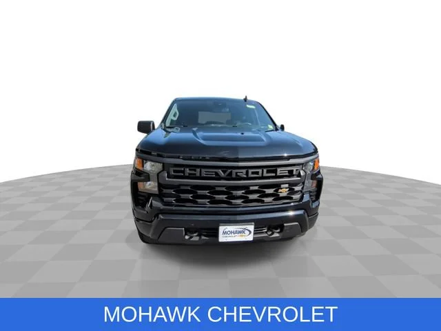 Used 2022 BLACK Chevrolet Custom image 3