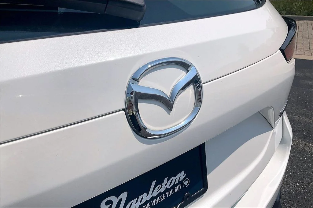 Used 2022 White Mazda 2.5 S image 8