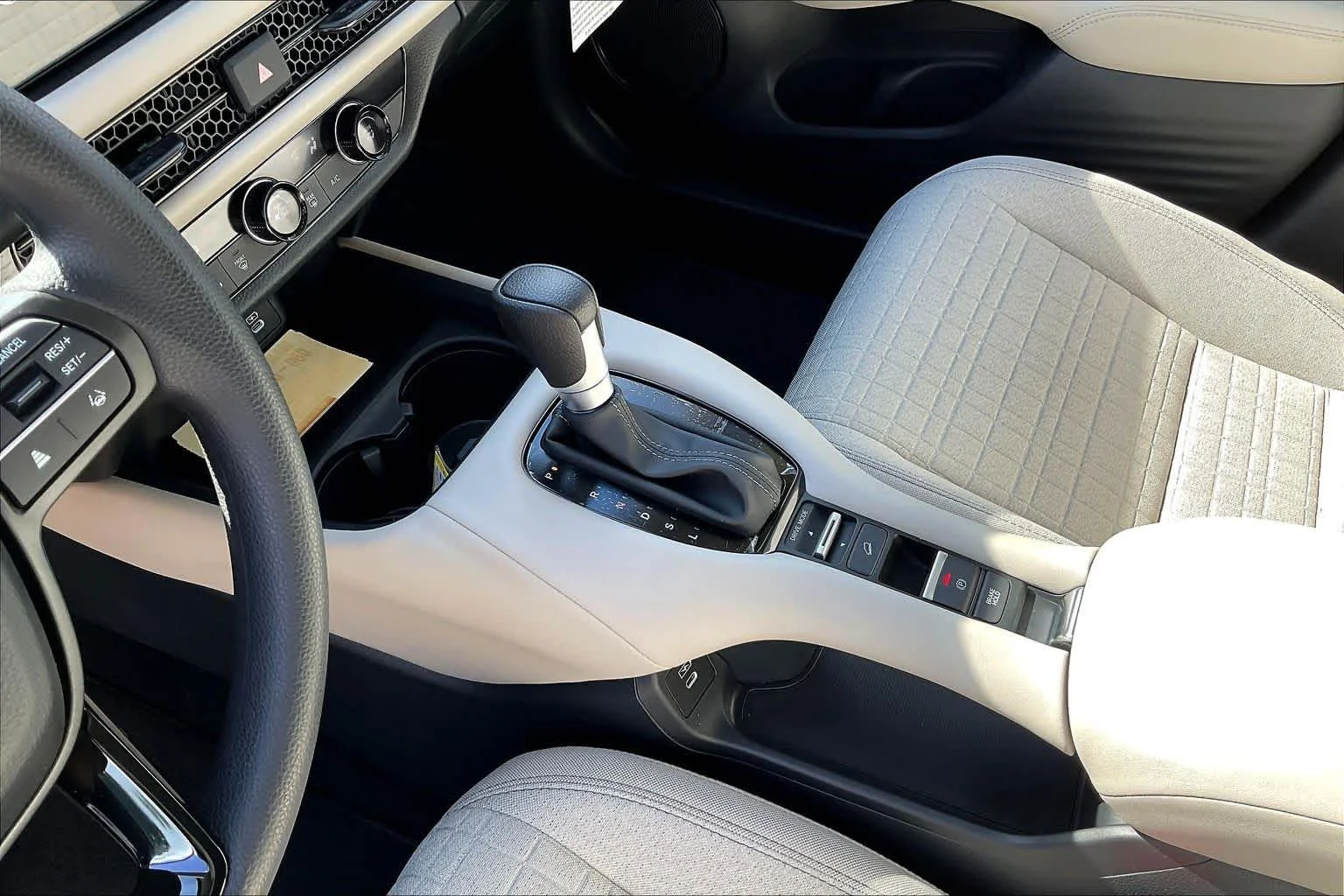 New 2027 Platinum White Pearl Honda LX image 7
