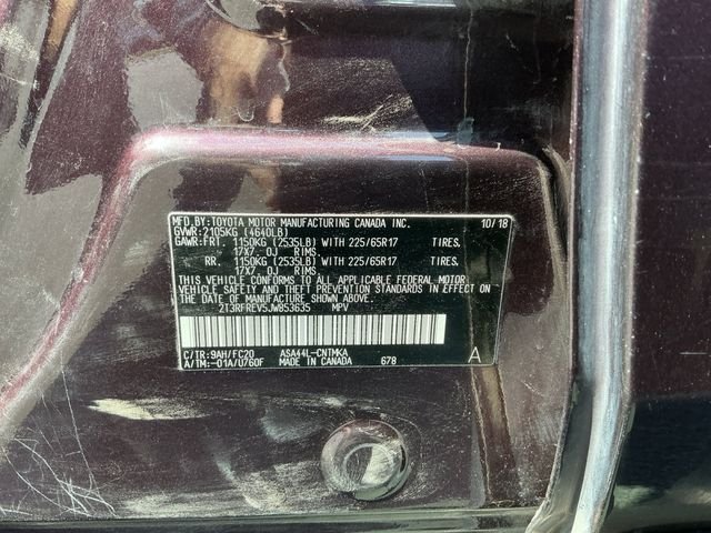 Used 2018 Black Toyota XLE image 25
