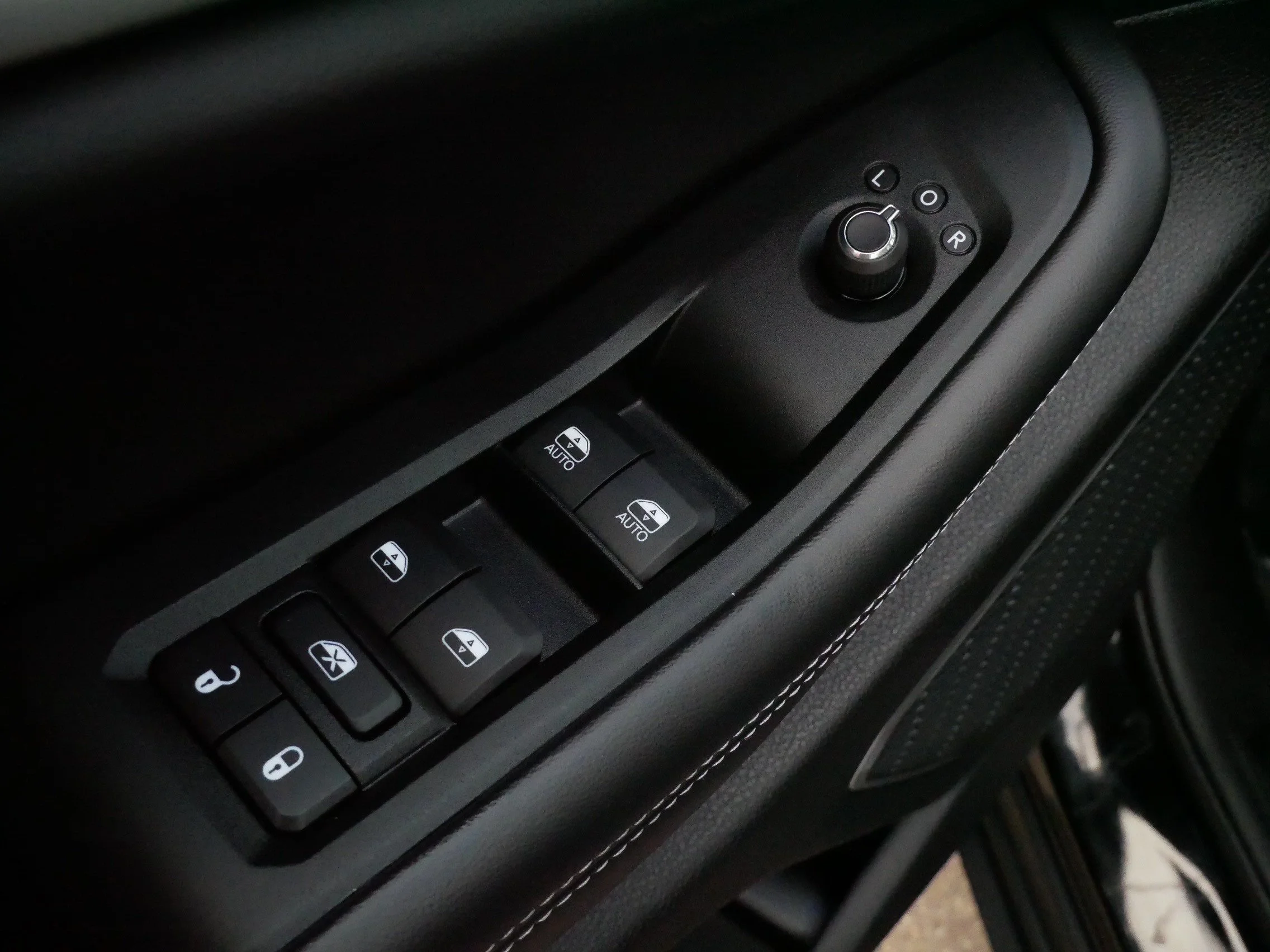 Used 2025 Diamond Black Crystal Pearlcoat Jeep  image 19