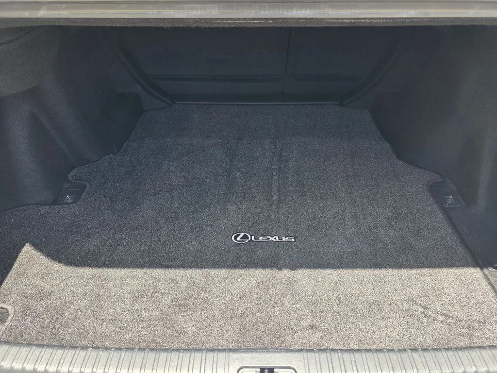 Used 2022 White Lexus 350 image 19