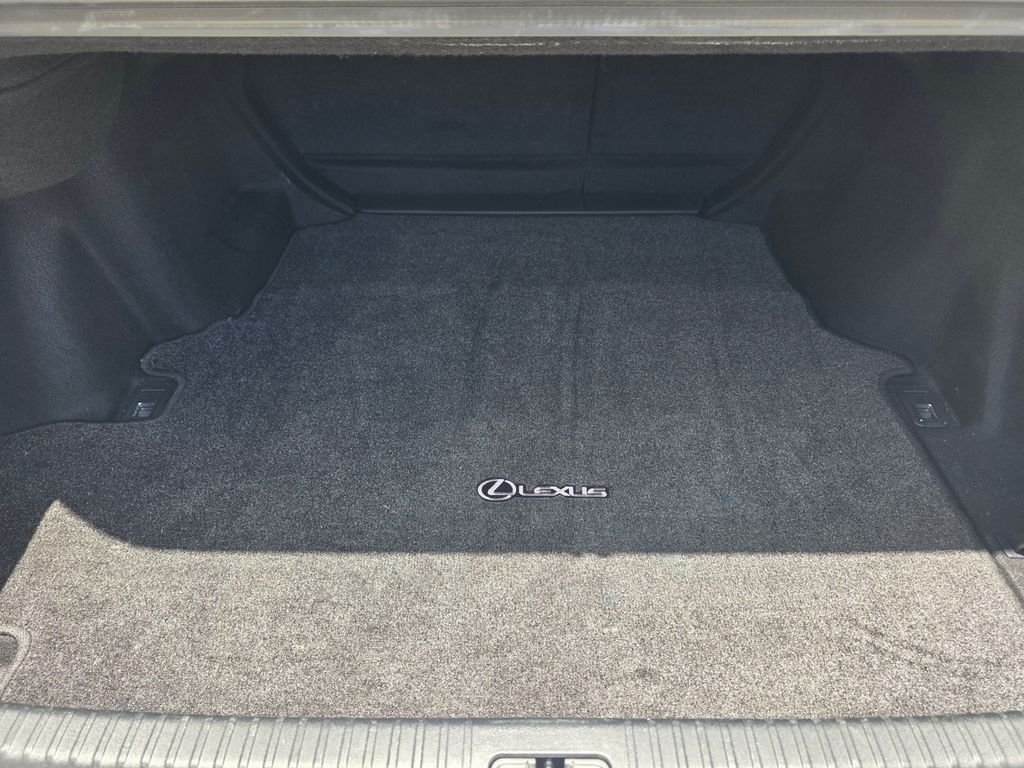 Used 2022 White Lexus 350 image 19