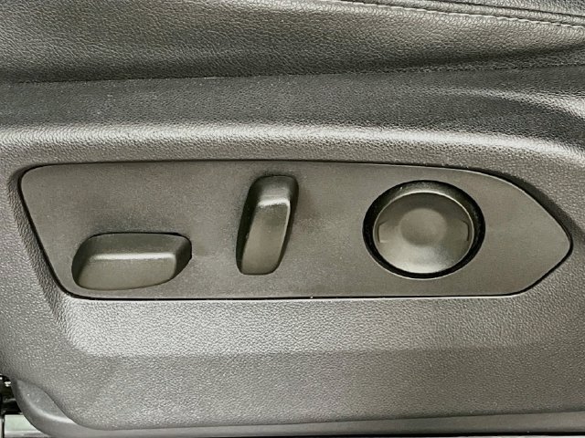 2023 GMC Sierra 1500 SLT - Photo 11
