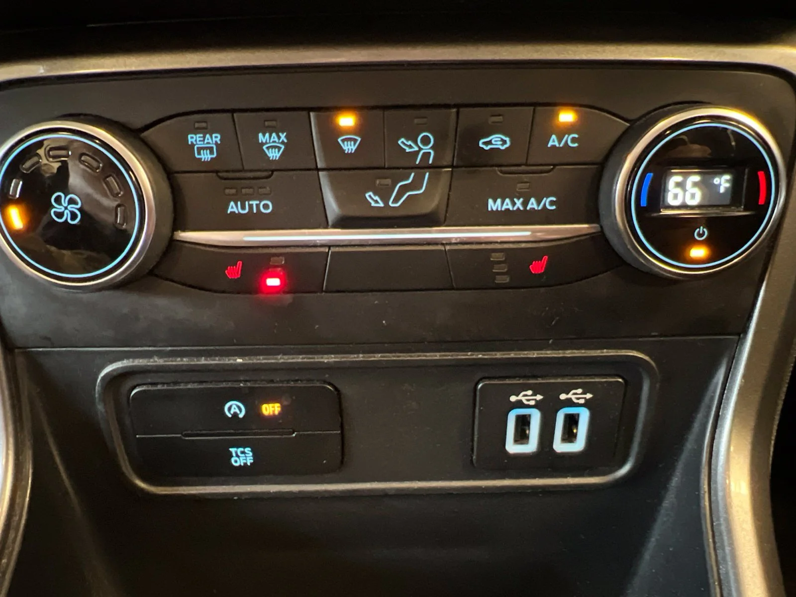 Certified Used 2019 Smoke Metallic Ford SE image 23
