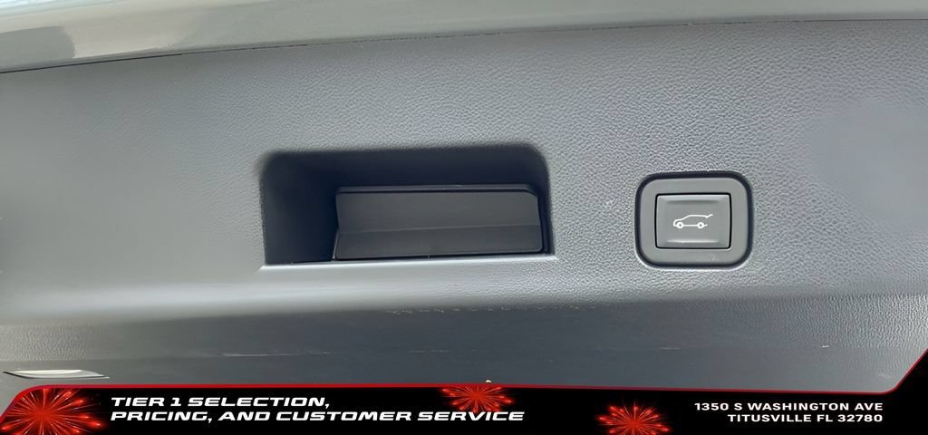 New 2026 Sterling Metallic GMC Elevation image 21