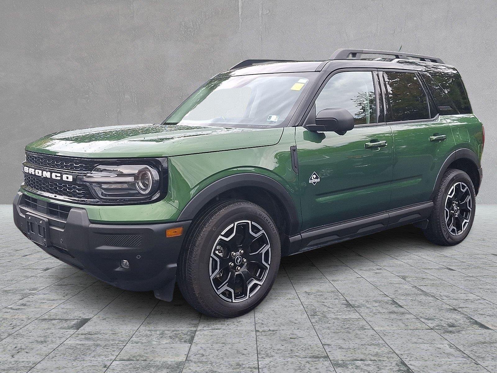 Used 2025 Eruption Green Metallic Ford Outer Banks image 3