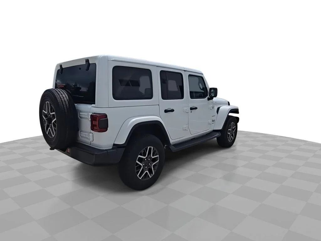 Used 2024 White/off-white Jeep Sahara image 8