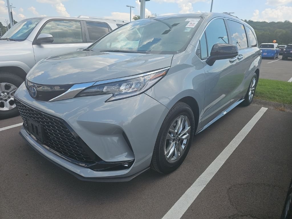 Used 2024  Toyota XSE image 1