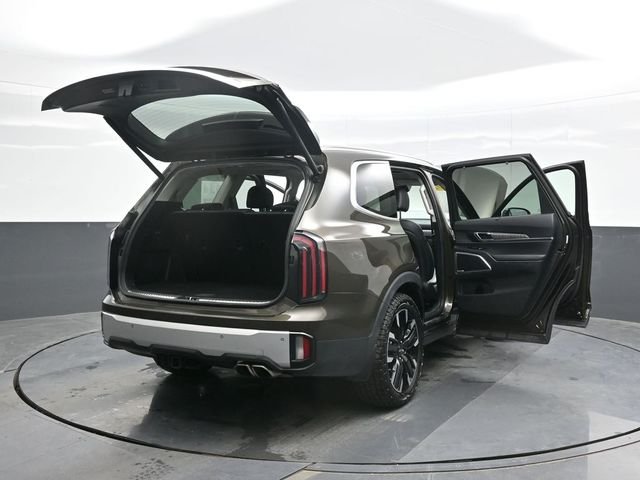Used 2024 Green Kia SX-Prestige image 29