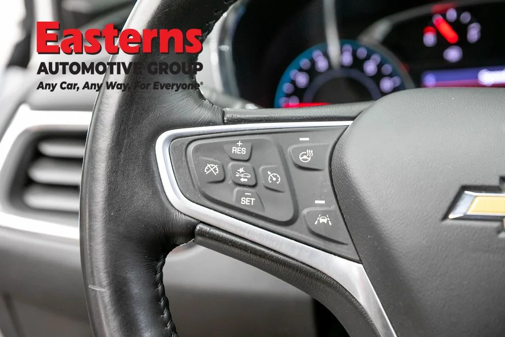 Used 2022 White Chevrolet LT image 16