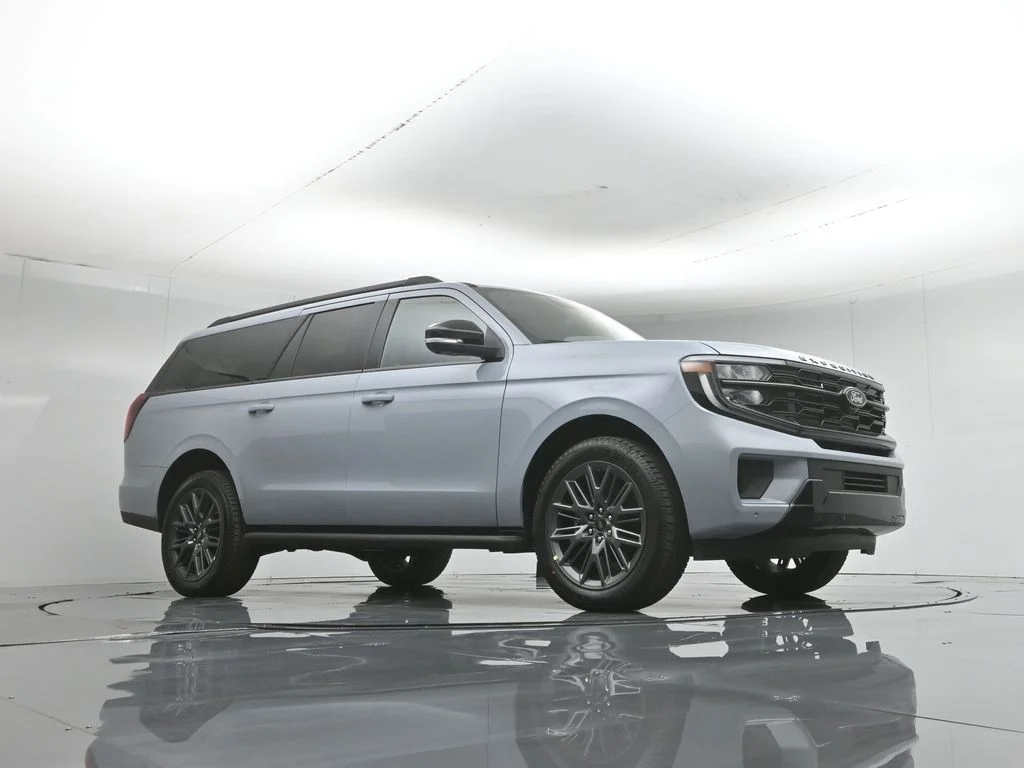 New 2026 Glacier Gray Metallic Tri-Coat Ford Platinum image 3