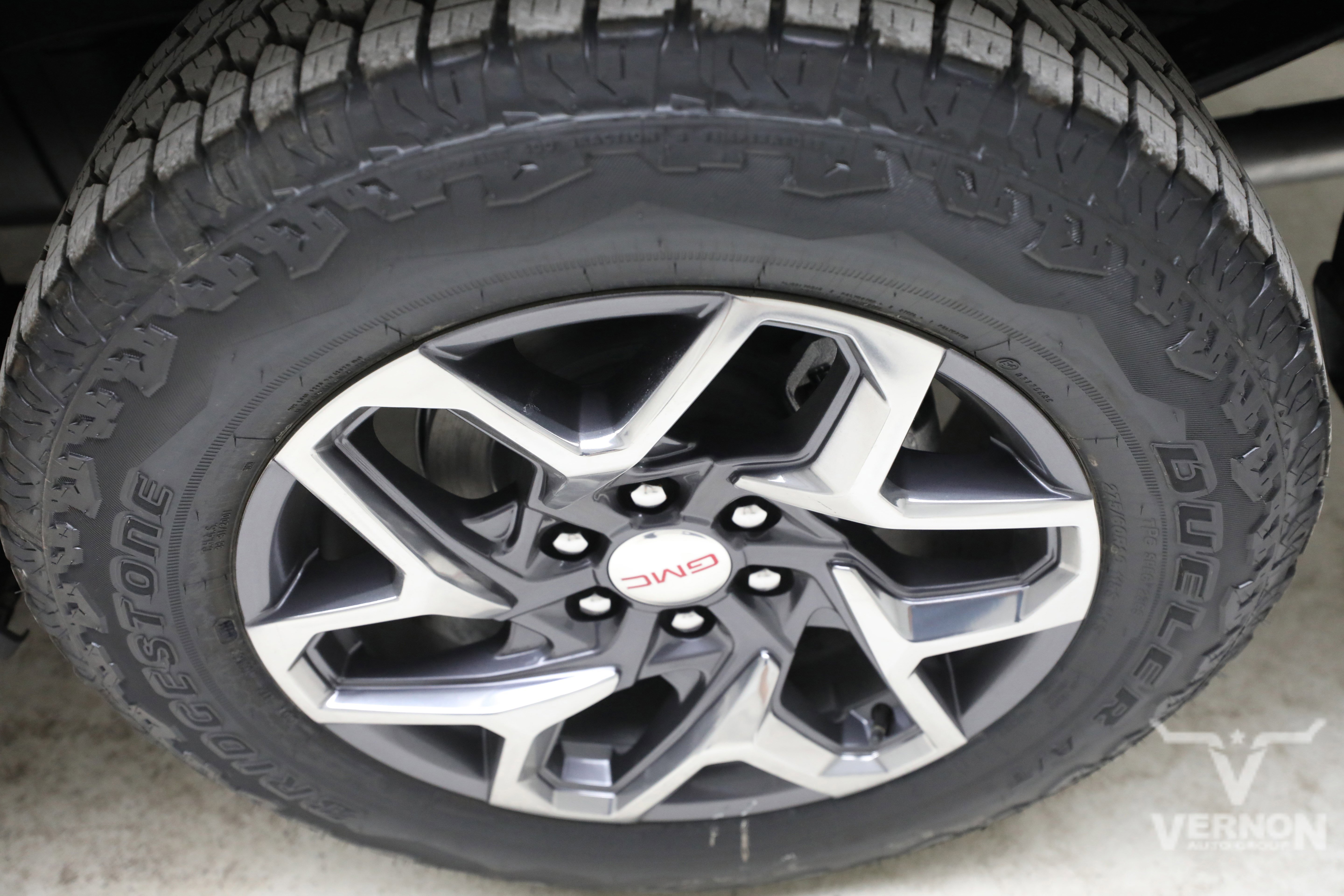 New 2026 Glacier White Tricoat GMC N image 34