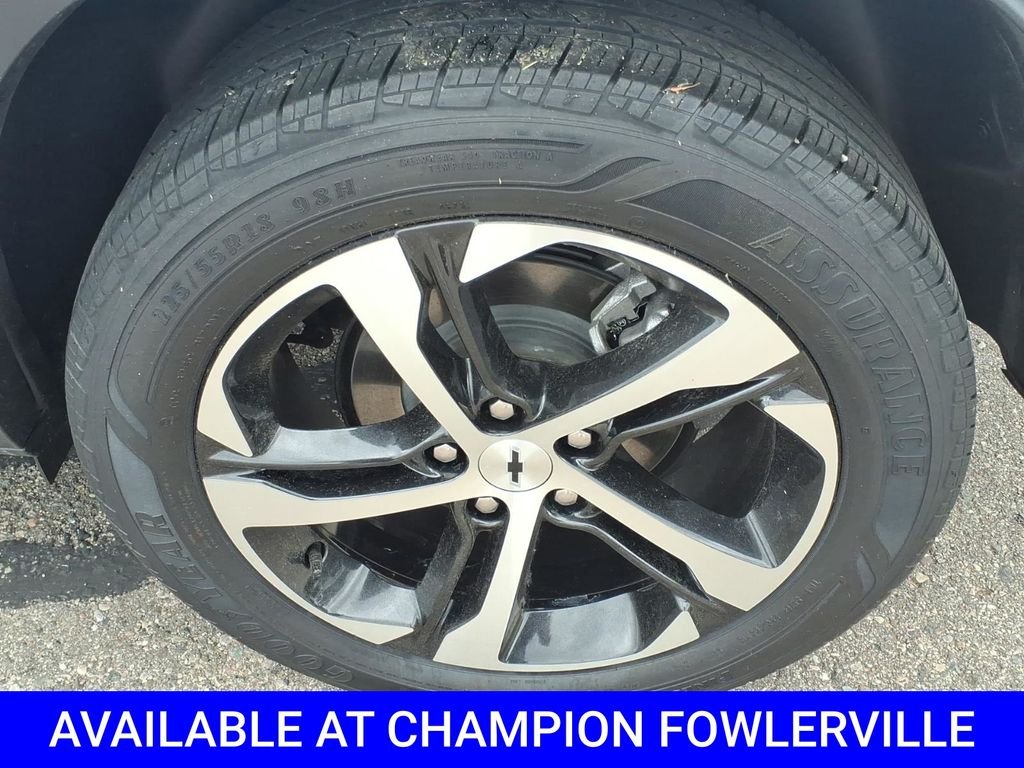 Used 2024 White Chevrolet 1RS image 9