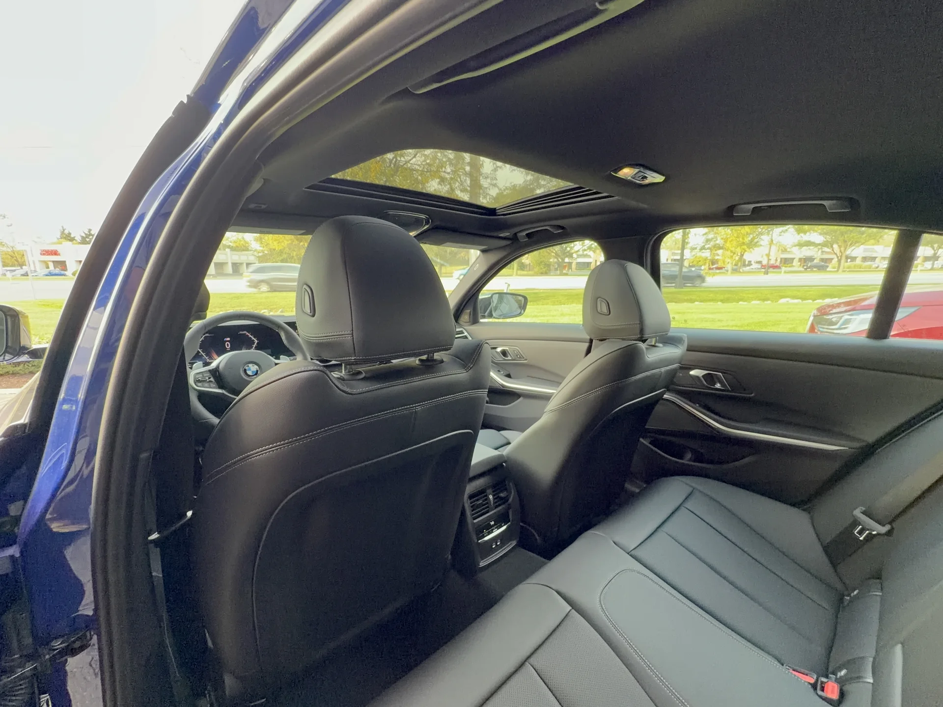 New 2026 Portimao Blue Metallic BMW xDrive NA image 28