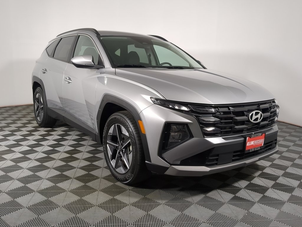 Used 2025 Shimmering Silver Hyundai SEL image 3
