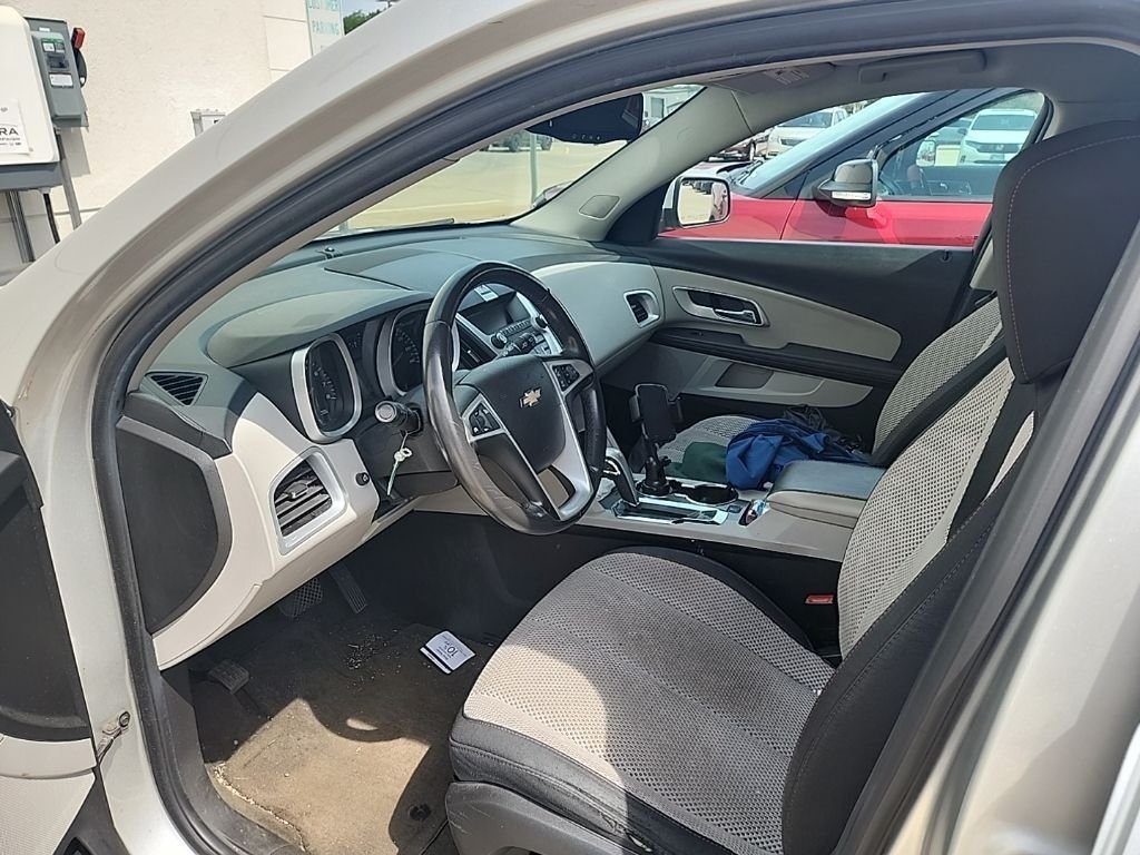 Used 2011 Silver Ice Metallic Chevrolet LT image 6