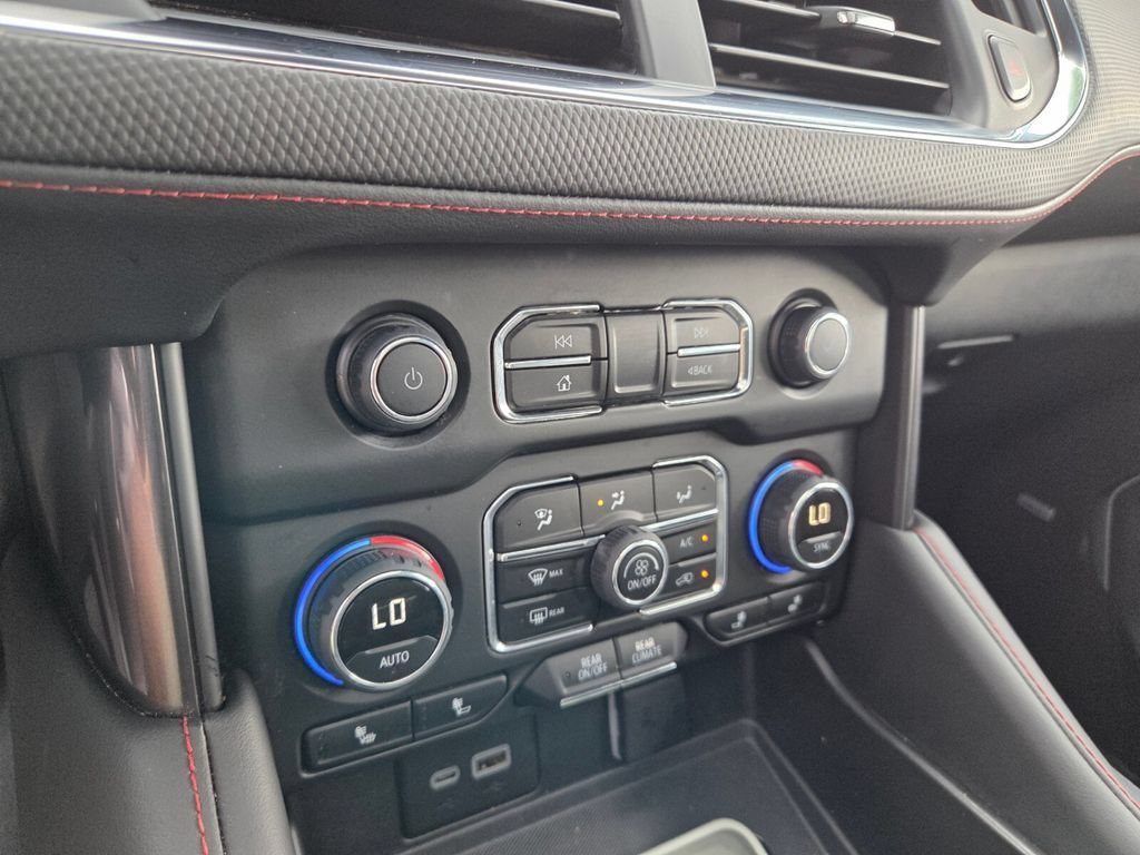 2024 Chevrolet Suburban RST - Photo 28