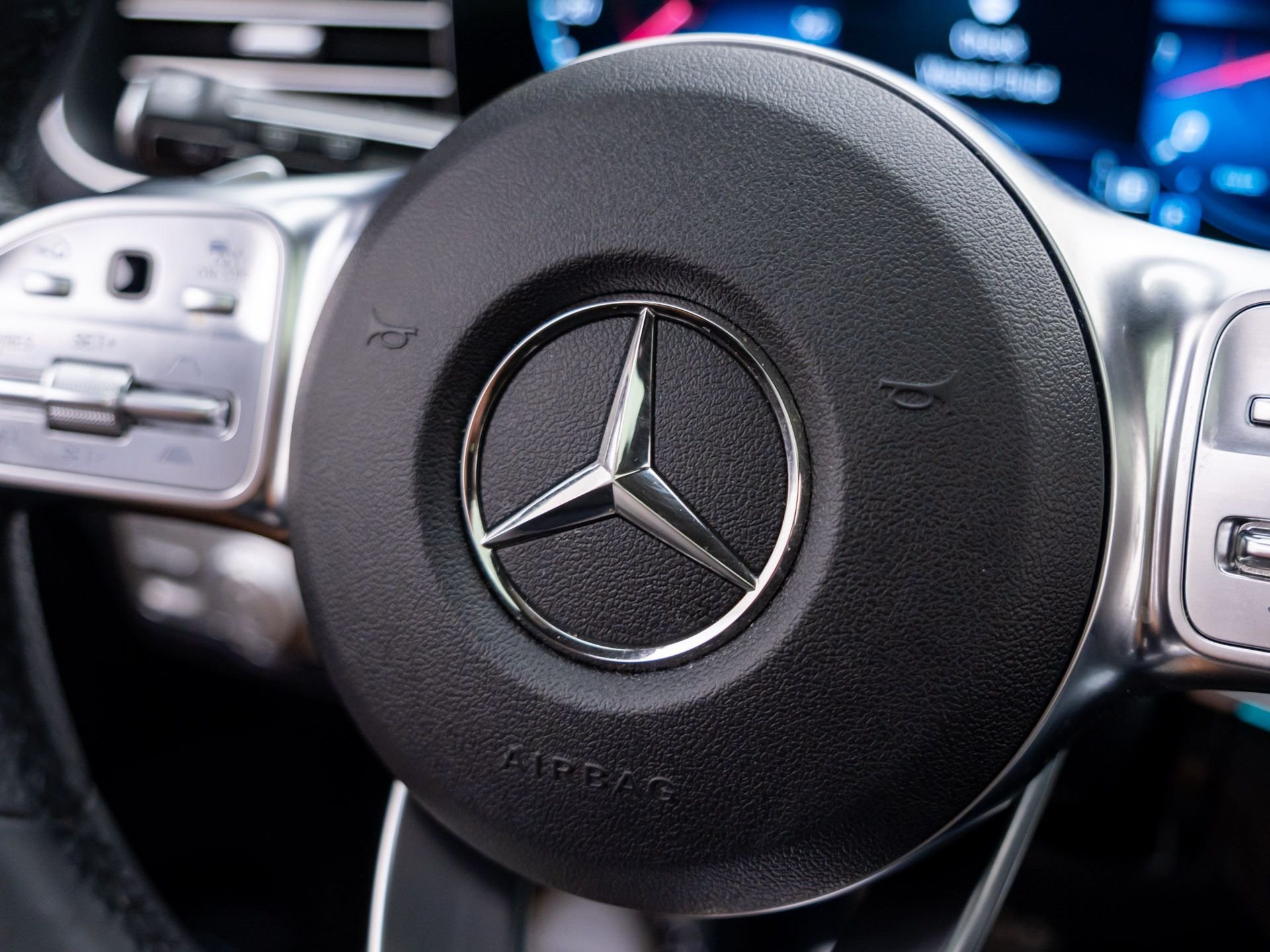 Used 2023 White Mercedes-Benz GLE 580 image 28