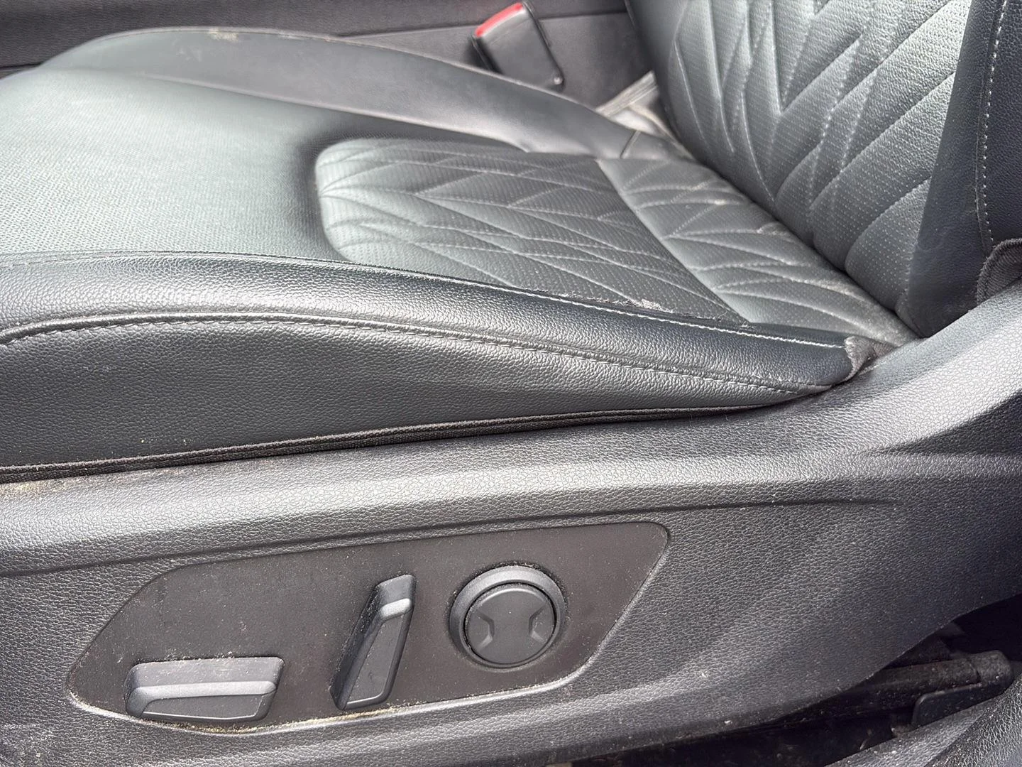 Used 2023 Wolf Gray Kia X-Line image 7