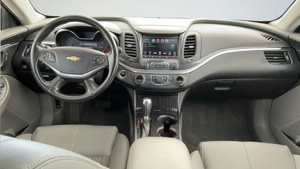Used 2019 NIGHTFALL GRAY METALLIC Chevrolet LT image 7