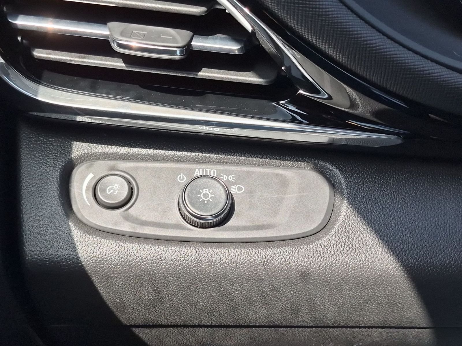 2026 Buick Envista Sport Touring - Photo 17