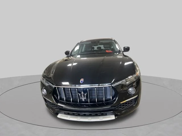 Used 2019  Maserati S GranLusso image 2