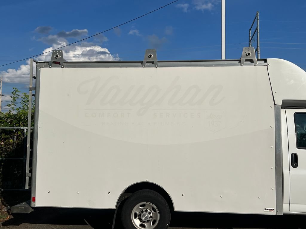 Used 2018 SUMMIT WHITE Chevrolet Work Van image 2