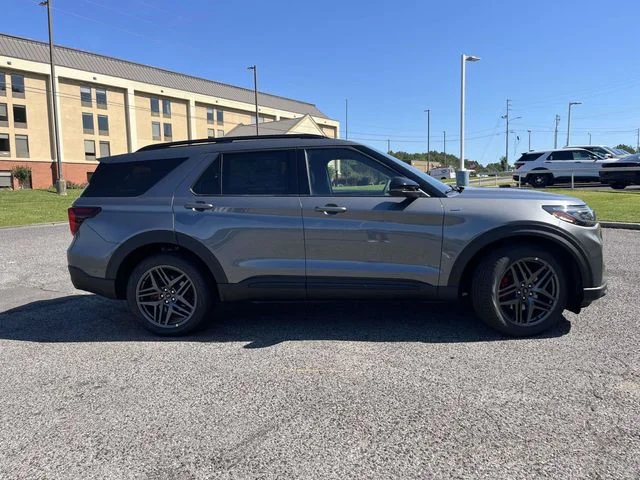New 2026 Carbonized Gray Metallic Ford ST-Line image 2