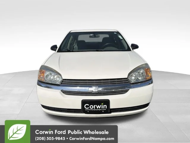Used 2005 White Chevrolet  image 2