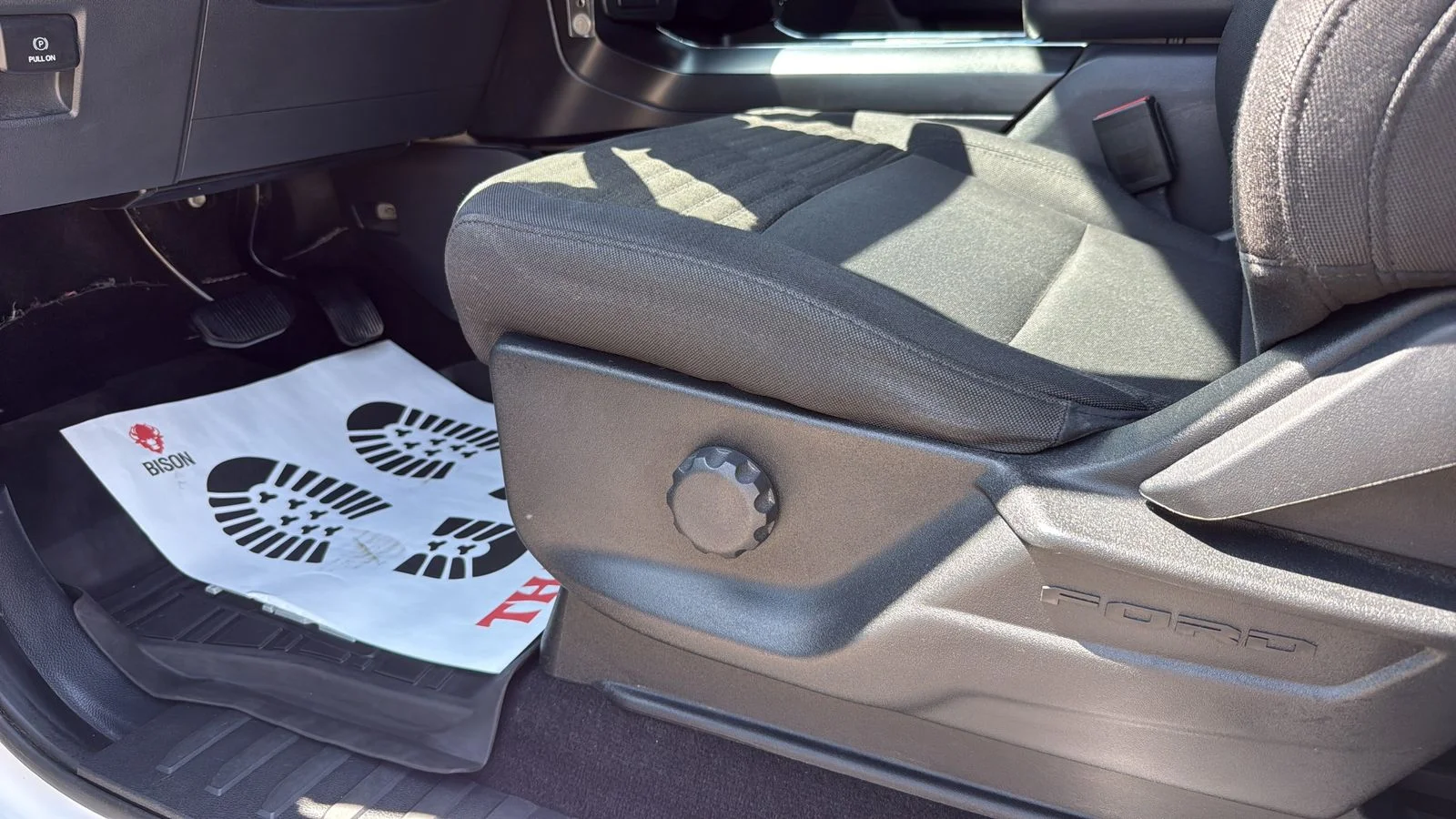 Used 2022 White Ford XL image 11
