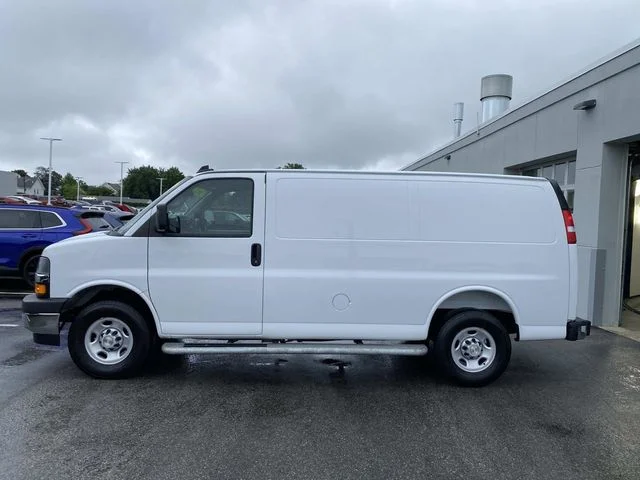 Used 2025 White Chevrolet Work Van image 5
