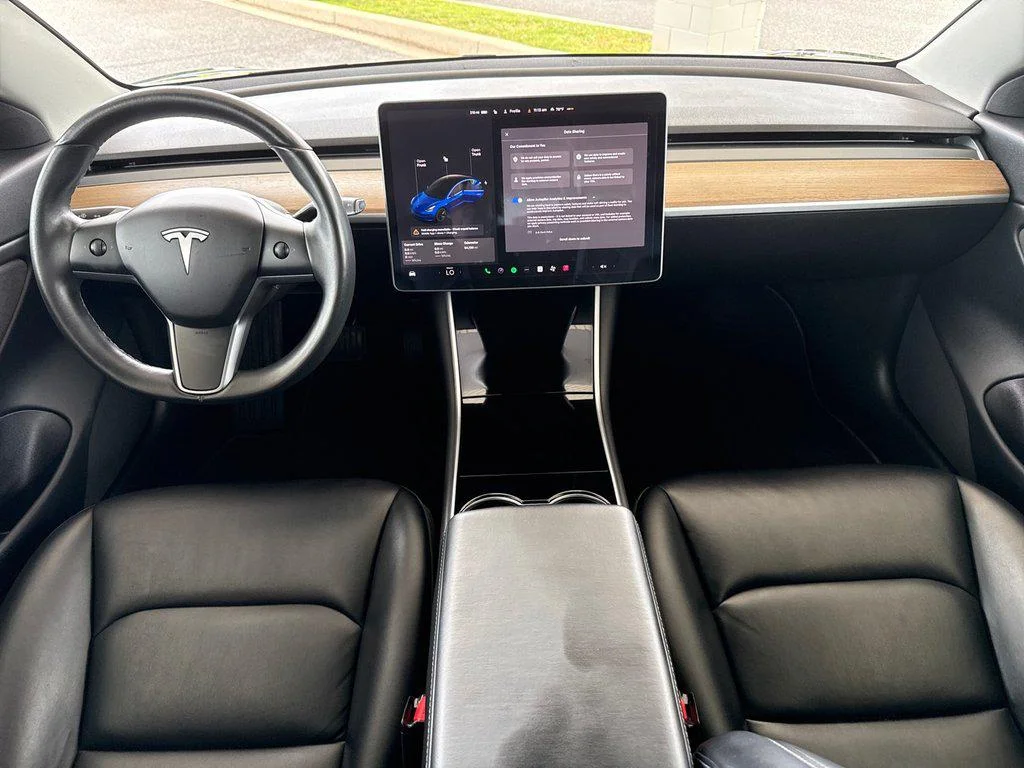 Used 2018 Deep Blue Metallic Tesla Long Range image 24