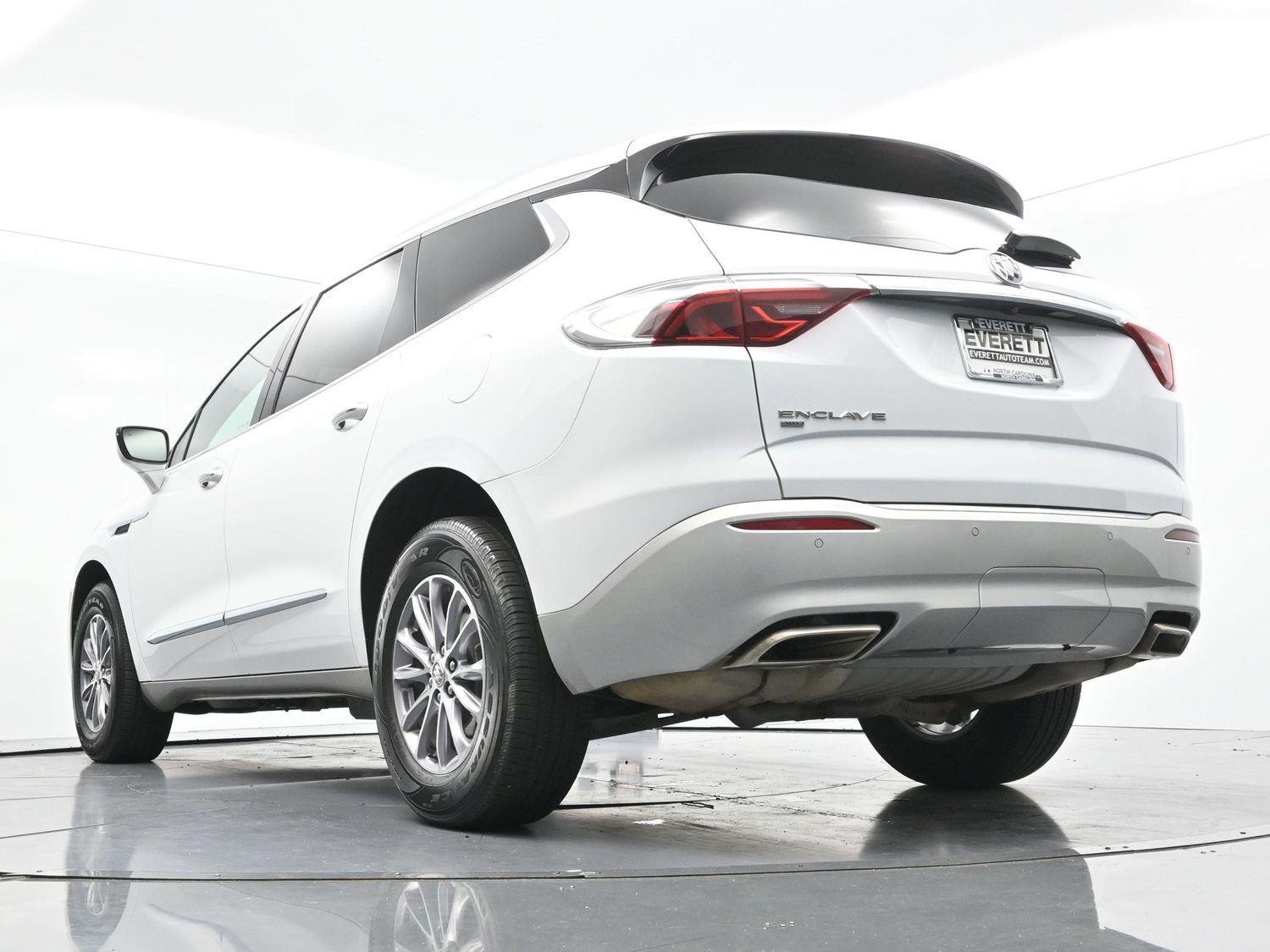 Used 2023 Summit White Buick Essence image 47