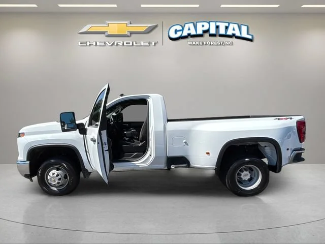 Used 2025 Summit White Chevrolet WT DRW image 10