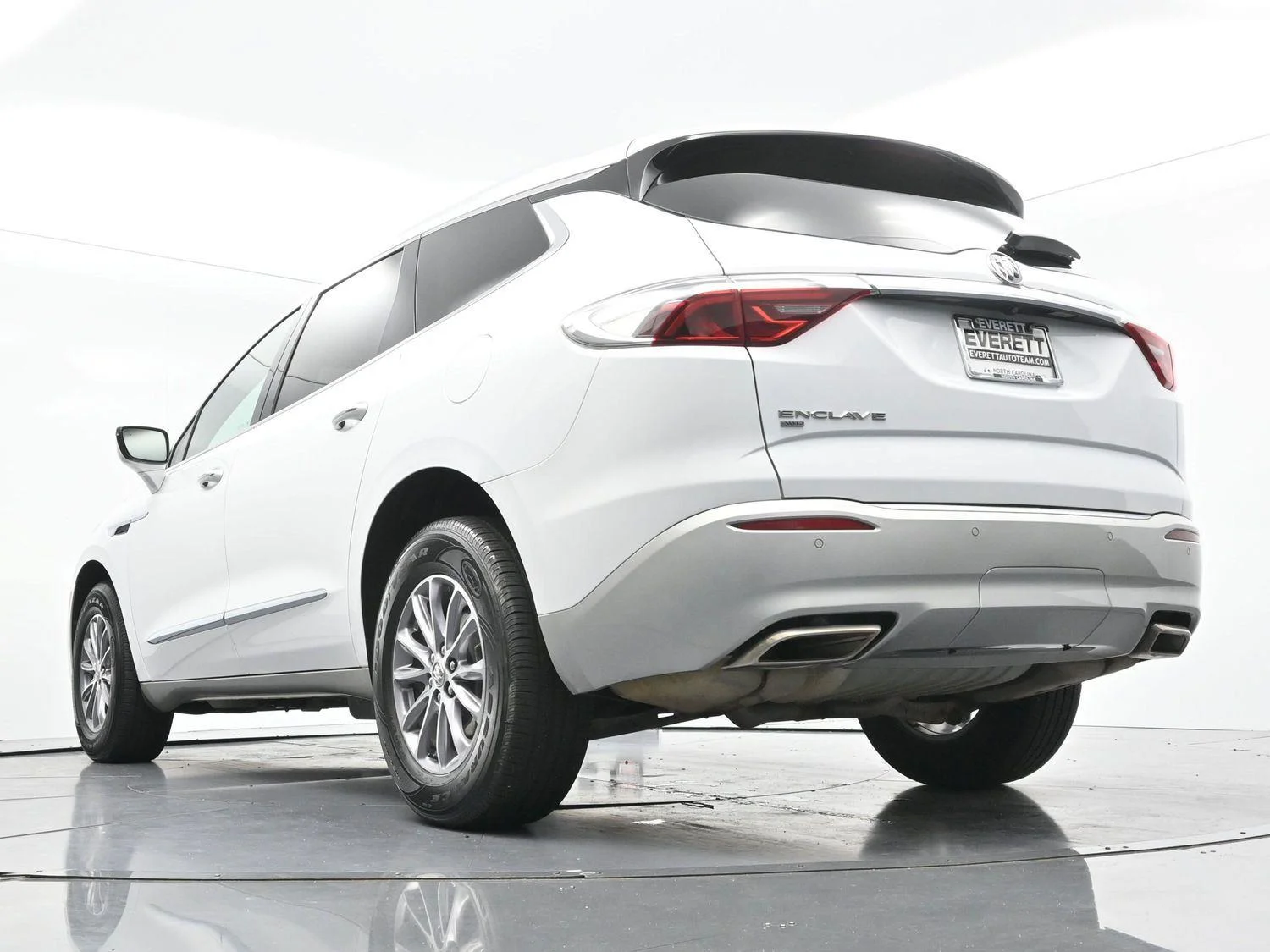 Used 2023 Summit White Buick Essence image 47