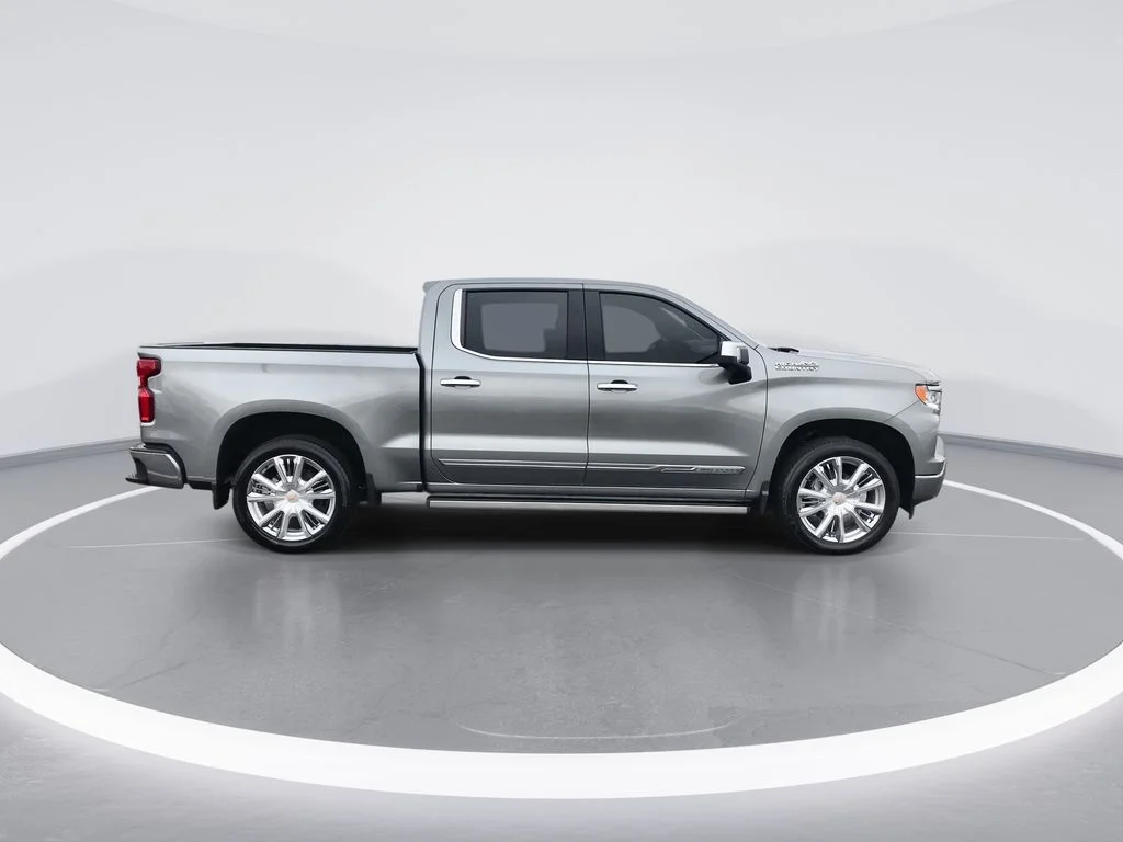 Used 2023 Gray Chevrolet High Country image 9