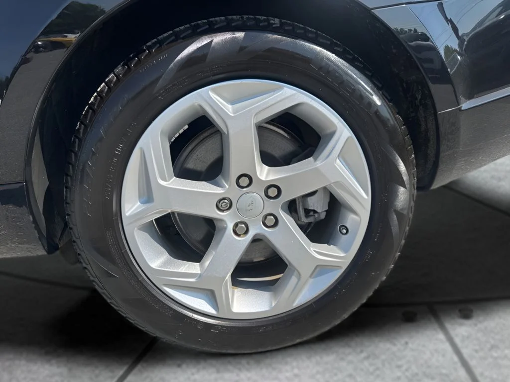 Used 2020 Black Land Rover HSE image 34