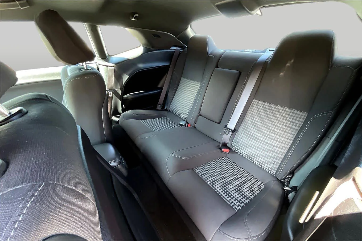 Used 2019 White Knuckle Clearcoat Dodge SXT image 19