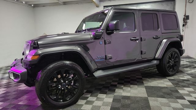 Used 2025 Gray Jeep Sahara 4xe image 4