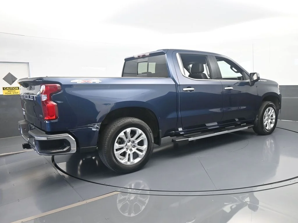 Used 2022 Northsky Blue Metallic Chevrolet LTZ image 6